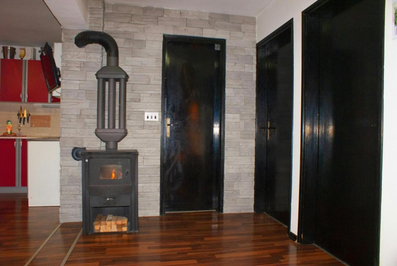 Villa Kuca Za Odmor 6N Gornje Jesenje Exterior foto